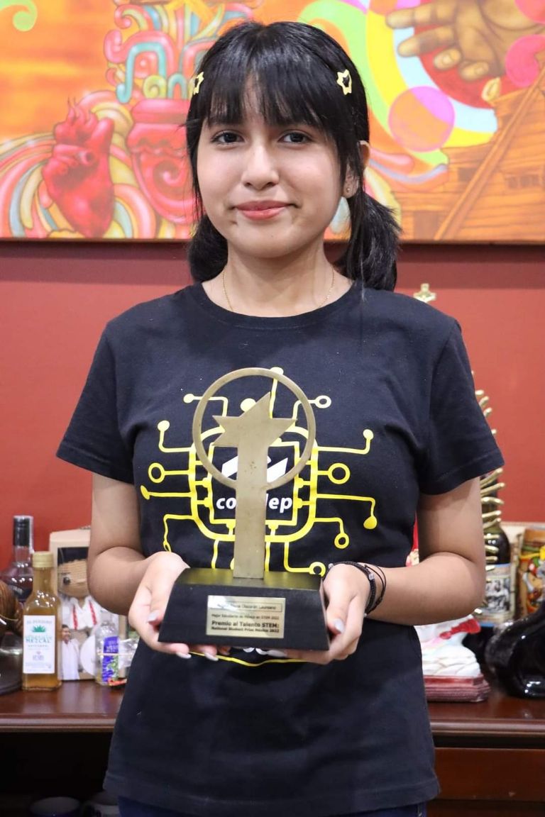 Inteligencia Artificial Alumna de Conalep crea un asistente médico que funciona a distancia