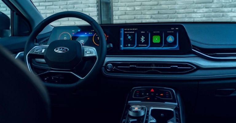 Motor e interior de la JAC Sei6 Pro 2023