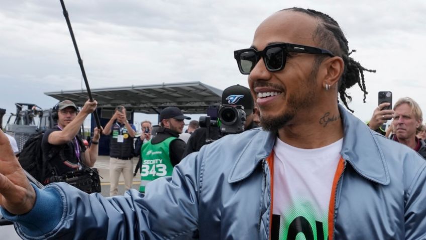 Lewis Hamilton fue captado descansando en un yate en Ibiza con Eiza González