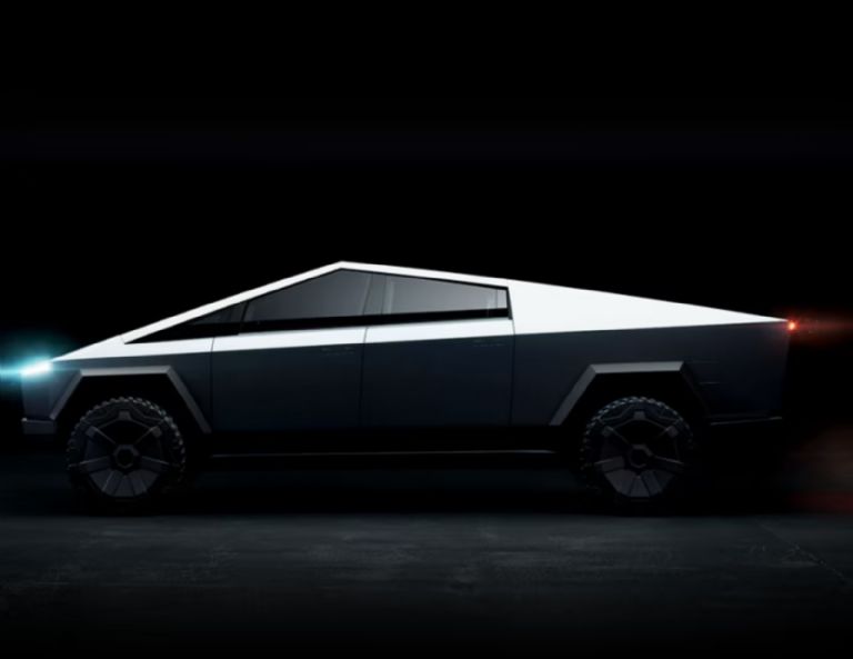 Tesla El primer Cybertruck sale de una Gigafactory de Elon Musk