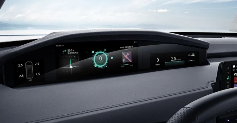 Motor e interior de la Changan UNI-K 2024