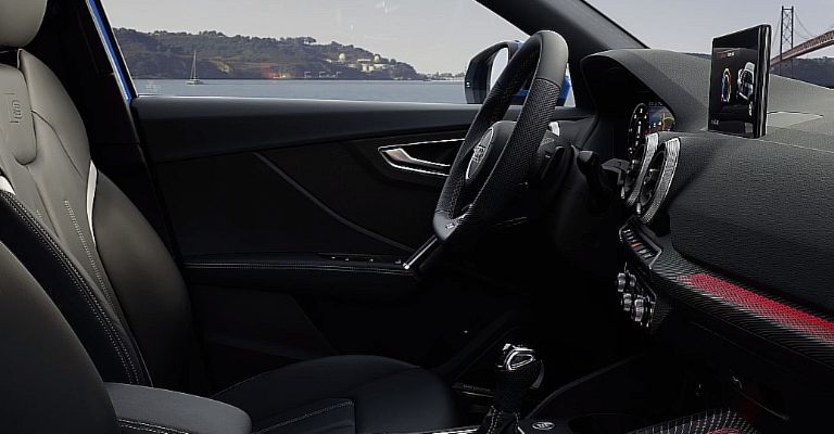 Interior y motor de la Audi Q2 2023