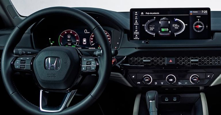 Motor e interior del Honda Accord 2023
