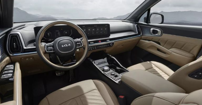 Interior y motor de la Kia Sorento 2024