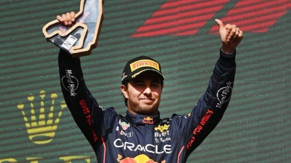 Checo Pérez, en el podio belga