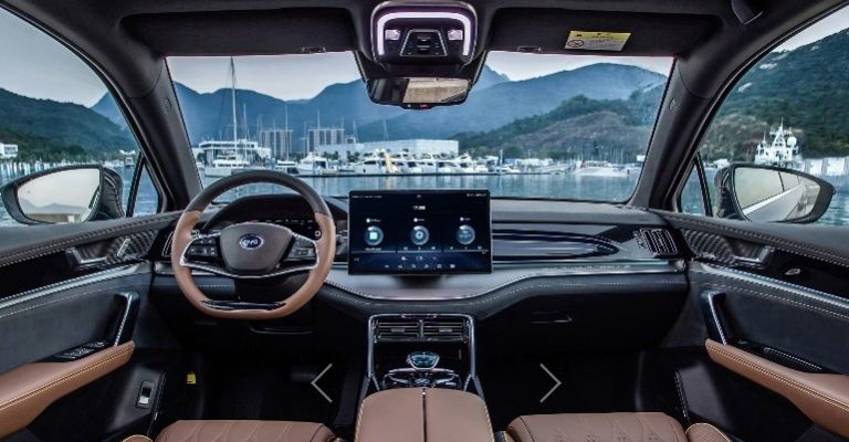 Motor e interior de la BYD Tang EV