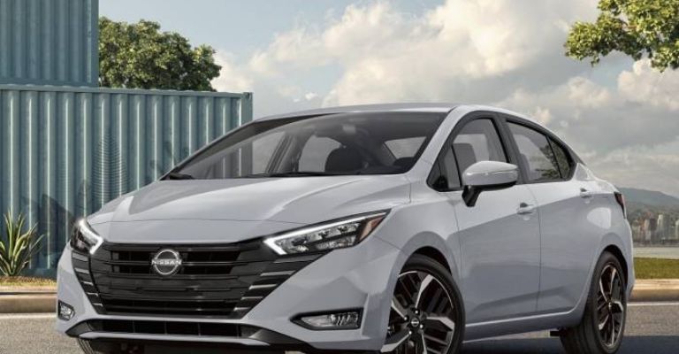 Nissan Versa 2023