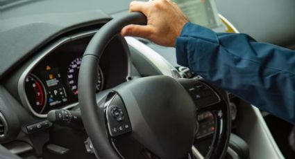 ¡Increíble, pero cierto! Cómo se puede manejar un automóvil sin las manos en el volante