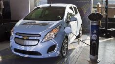 ¿Qué hacer si un auto eléctrico se queda sin batería? Tips para no entrar en pánico