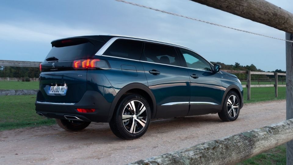 Ve qué precio tiene la Peugeot 5008 2024