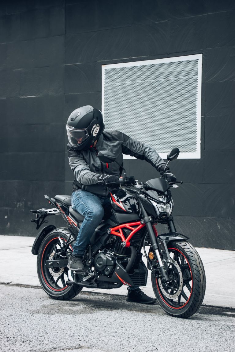 Precio de la Izuka IZ180R