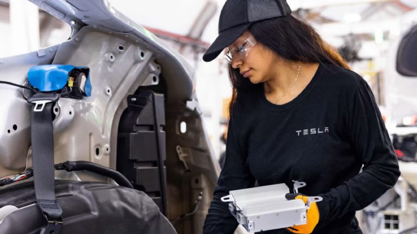 ¿Buscas trabajo y te gustan los autos eléctricos? Tesla abre vacantes en CDMX