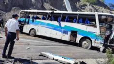 Choque de autobús de pasajeros deja 16 muertos en Oaxaca