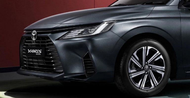 Toyota Yaris Sedán 2023