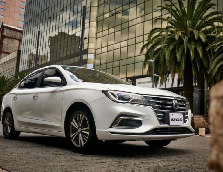 MG5 Sedán