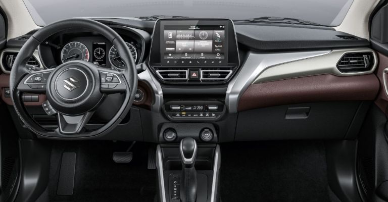 Motor e interior de la Suzuki Fronx 2024