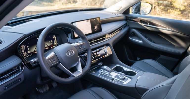 Motor e interior de la Infiniti QX60 2023
