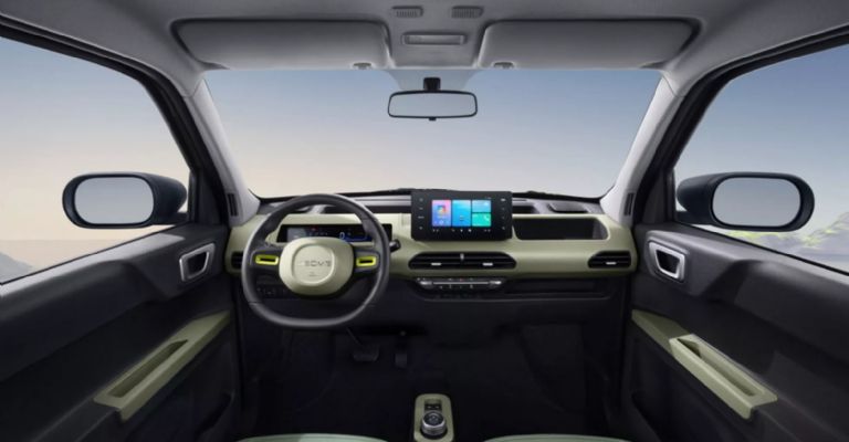 Motor e interior de la Geely Panda Knight