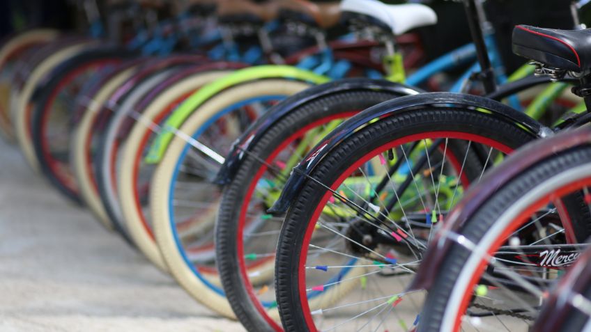 ¡Impresionante! Aficionados llenan Zandvoort de bicicletas el domingo de carrera en el GP de Países Bajos 2023