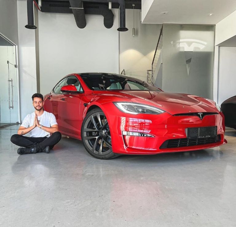 El Tesla Rayo McQueen de TheGrefg