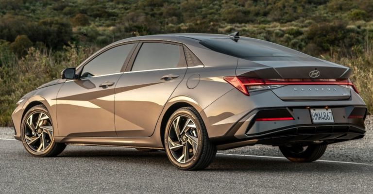 Diseño del Hyundai Elantra 2024