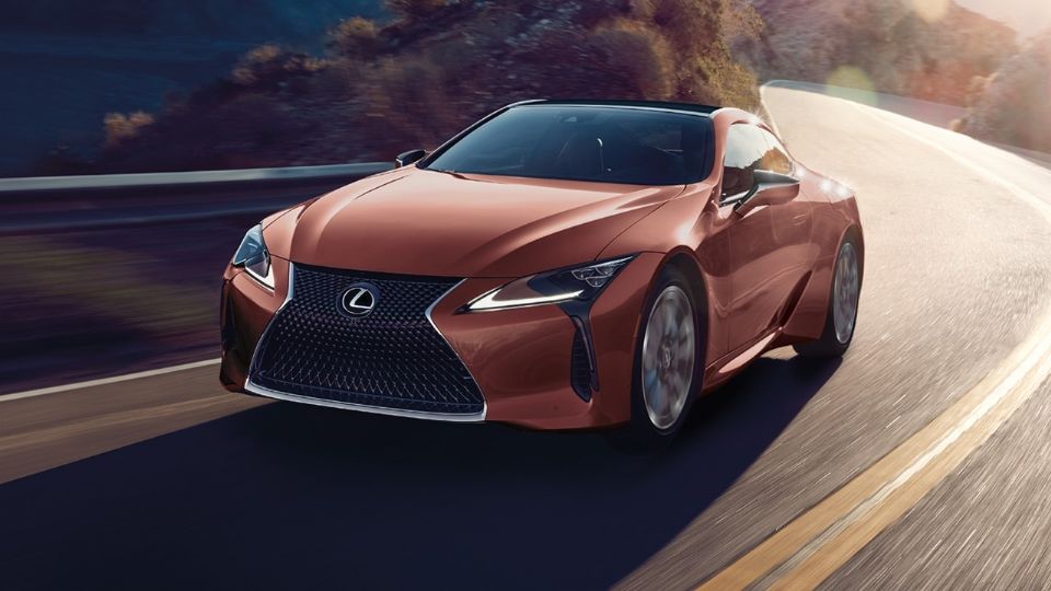 Ve qué precio tiene el auto más deportivo de Lexus en México