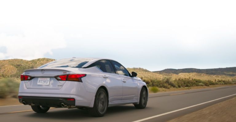 Nissan Altima 2023
