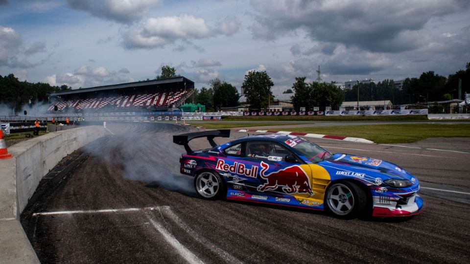 ¿Te gusta ver las llantas humeantes? Aquí todo lo que debes saber del Drifting.