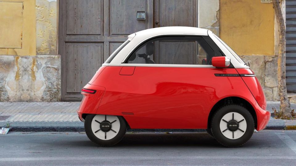 El Microlino es un auto pequeño 100% eléctrico.