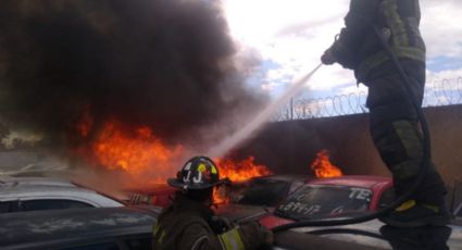 ¡Desafortunado incidente! Tres vehículos se quemaron durante incendio en corralón