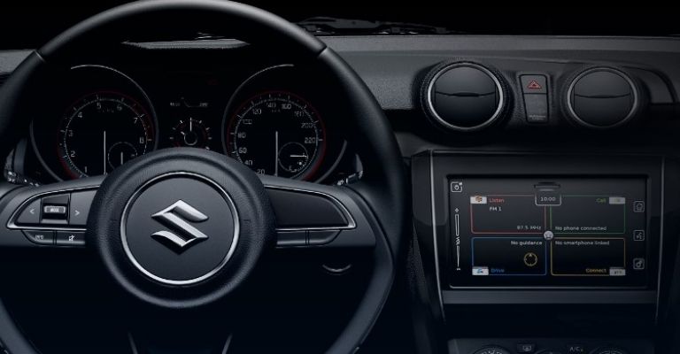 Motor e interior del Suzuki Swift Boostergreen 2024