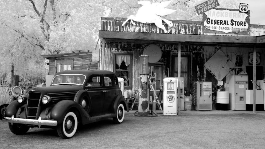 ¿Cuál fue la razón del por qué los automóviles pasaron de llantas blancas a negras?