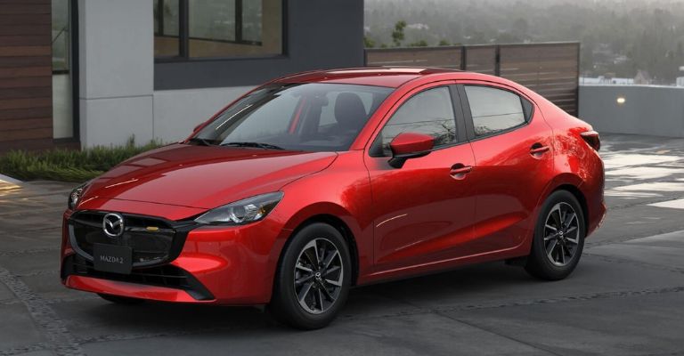 Precios y versiones del Mazda 2 2024