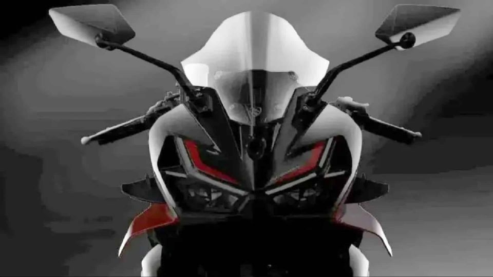 Zongshen, un grupo de motos chinas, creó una unidad similar a la Honda CBR750R.