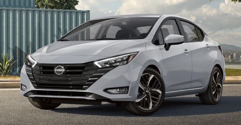 Nissan Versa 2023 