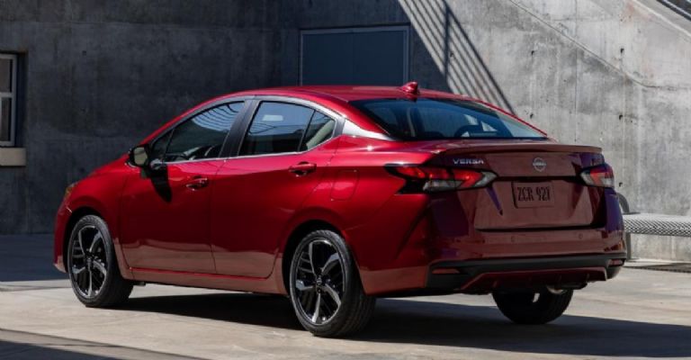 Nissan Versa 2023