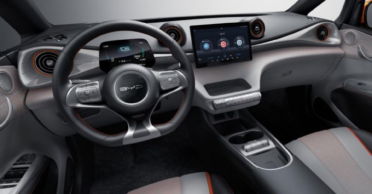 Motor e interior del BYD Dolphin en México