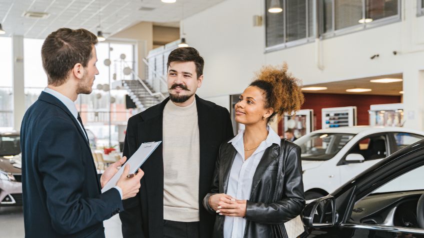 ¿Es mejor comprar un auto nuevo o usado, según ChatGPT? Esto dijo la inteligencia artificial