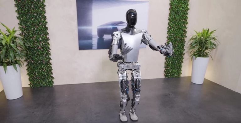 Qué cosas puede hacer Optimus, el robot humanoide de Tesla