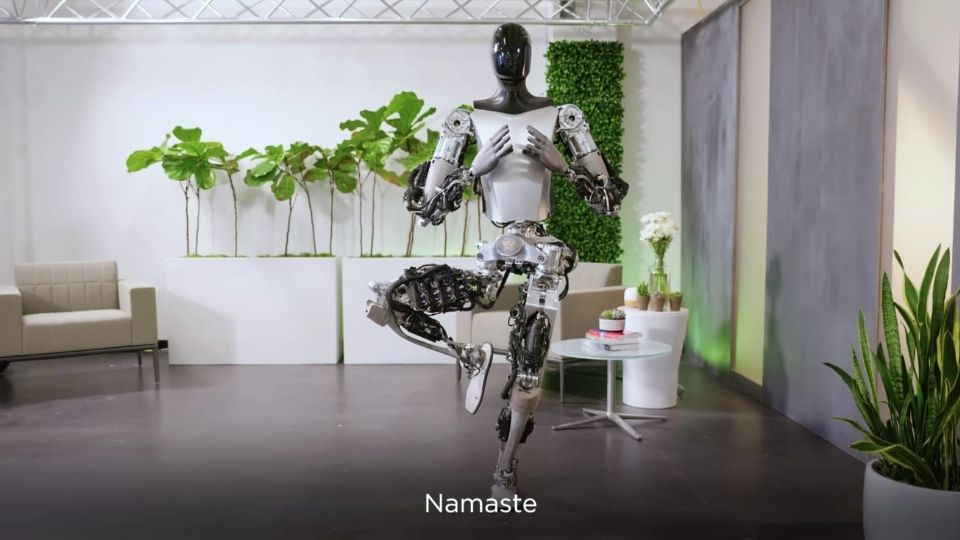 El robot humanoide con IA ya es capaz de hacer rutinas de yoga.