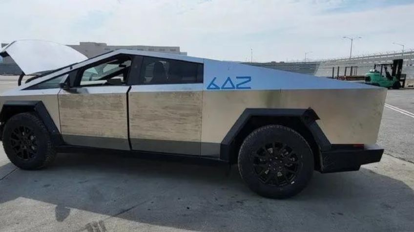 ¡Ya se sabe cómo es el interior del Cybertruck de Tesla! Échale un ojo a esta camioneta eléctrica