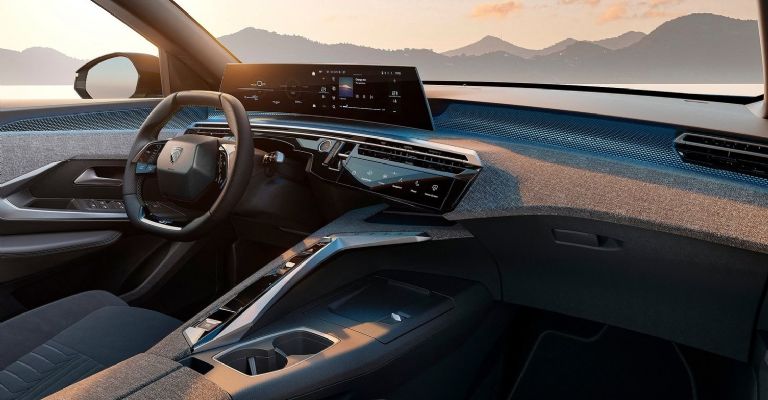 Motor e interior de la Peugeot 3008 2024