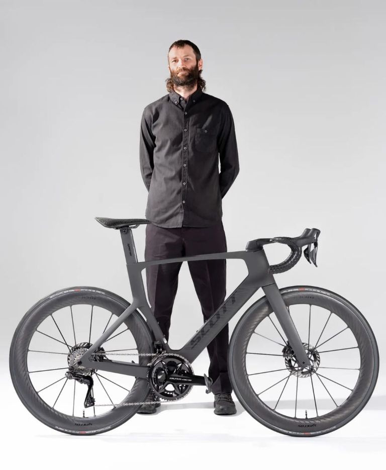 Quién es el ciclista Safa Brian