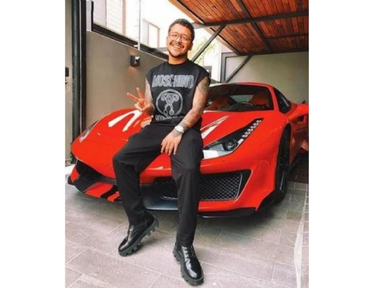 Este es el automóvil deportivo de Christian Nodal