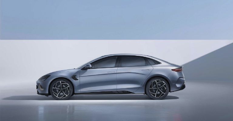 Auto eléctrico chino.