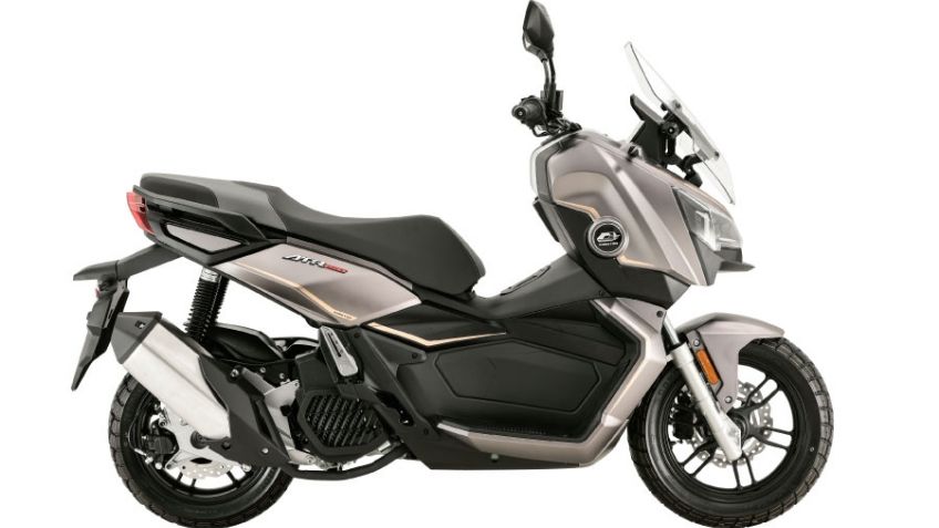 ¿Cuánto cuesta el QJ Motor ATR 150? Un scooter chino, sofisticado y sencillo de manejar