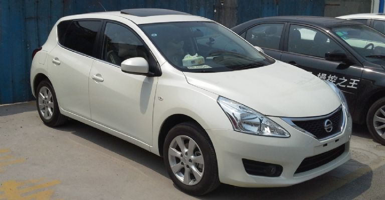 Nissan Tiida 