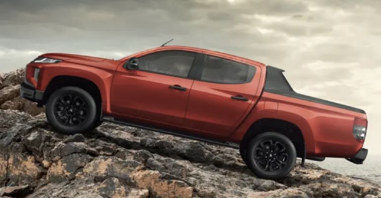 Mitsubishi L200 Limited 2024.