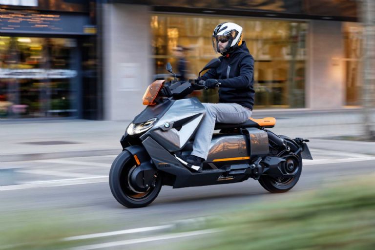 Características del scooter BMW CE 04