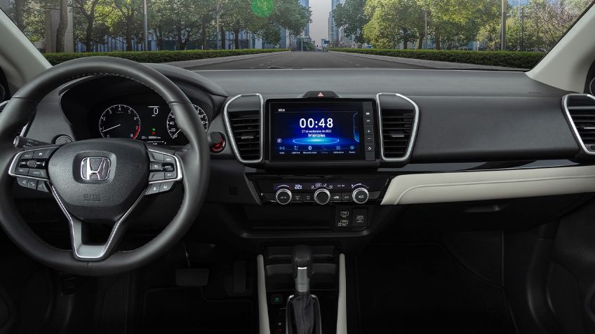 ¿Cuál es el sedán 0 km más barato de Honda este 2024 y cuál es su consumo de gasolina?